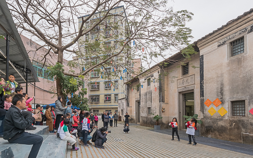 Shangwei Urban Village Exhibition and Community Center (2018, with curator F+ Academy and landscape architect Ivan Valin). Photo: Zhang Chao, F+