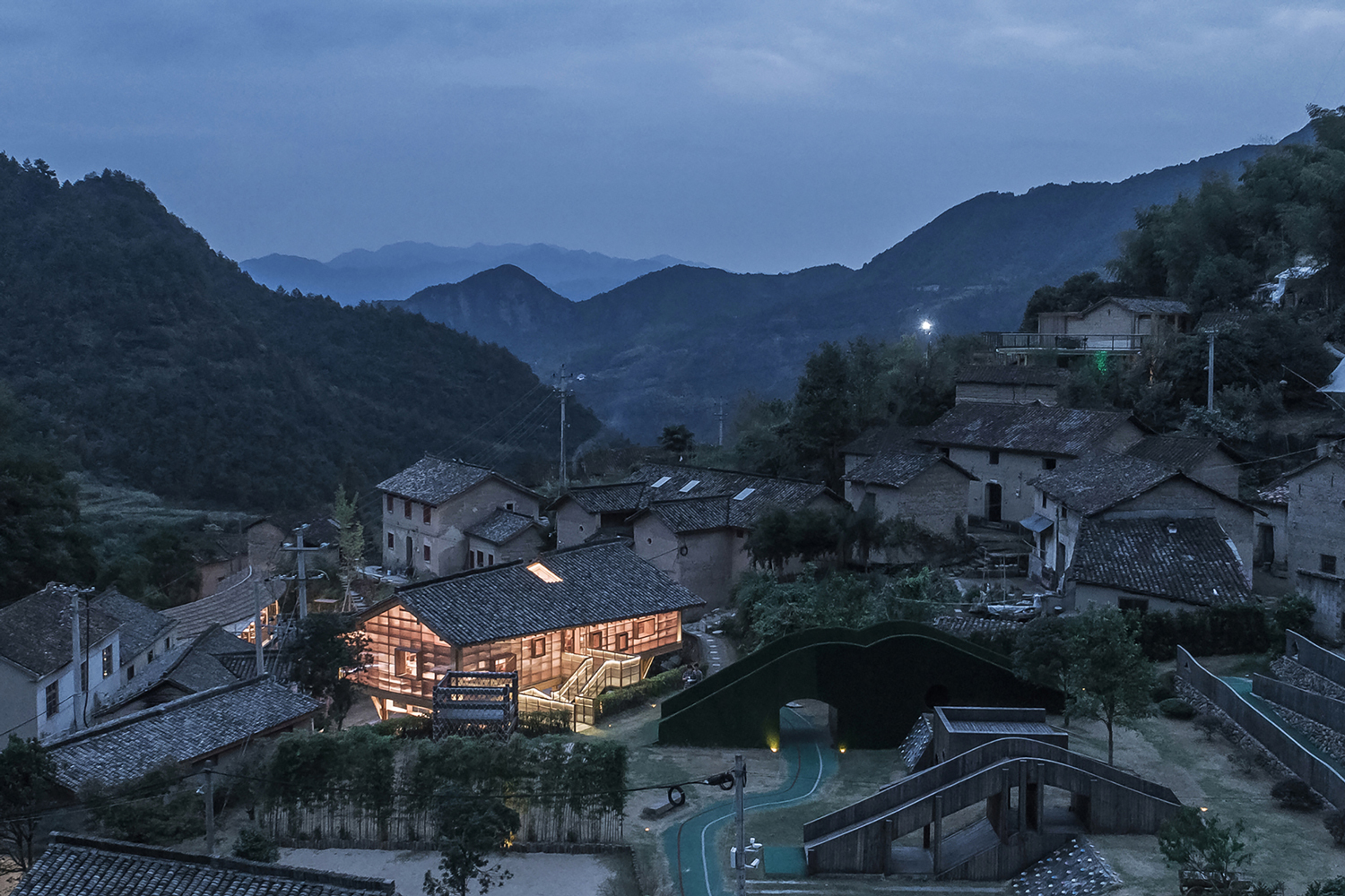 Mountain House in Mist - INDE.Awards | Our region's design on the